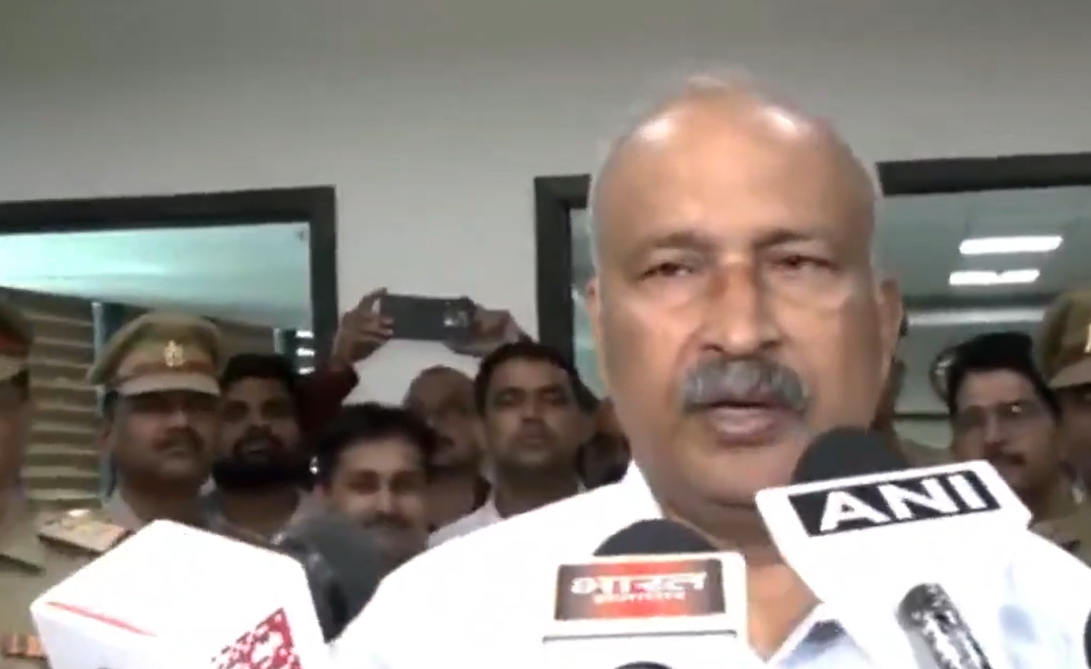 UP News: नोएडा की घटना पर बोले DGP राजीव कृष्ण- भड़काने वालों पर सख्त कार्रवाई जारी