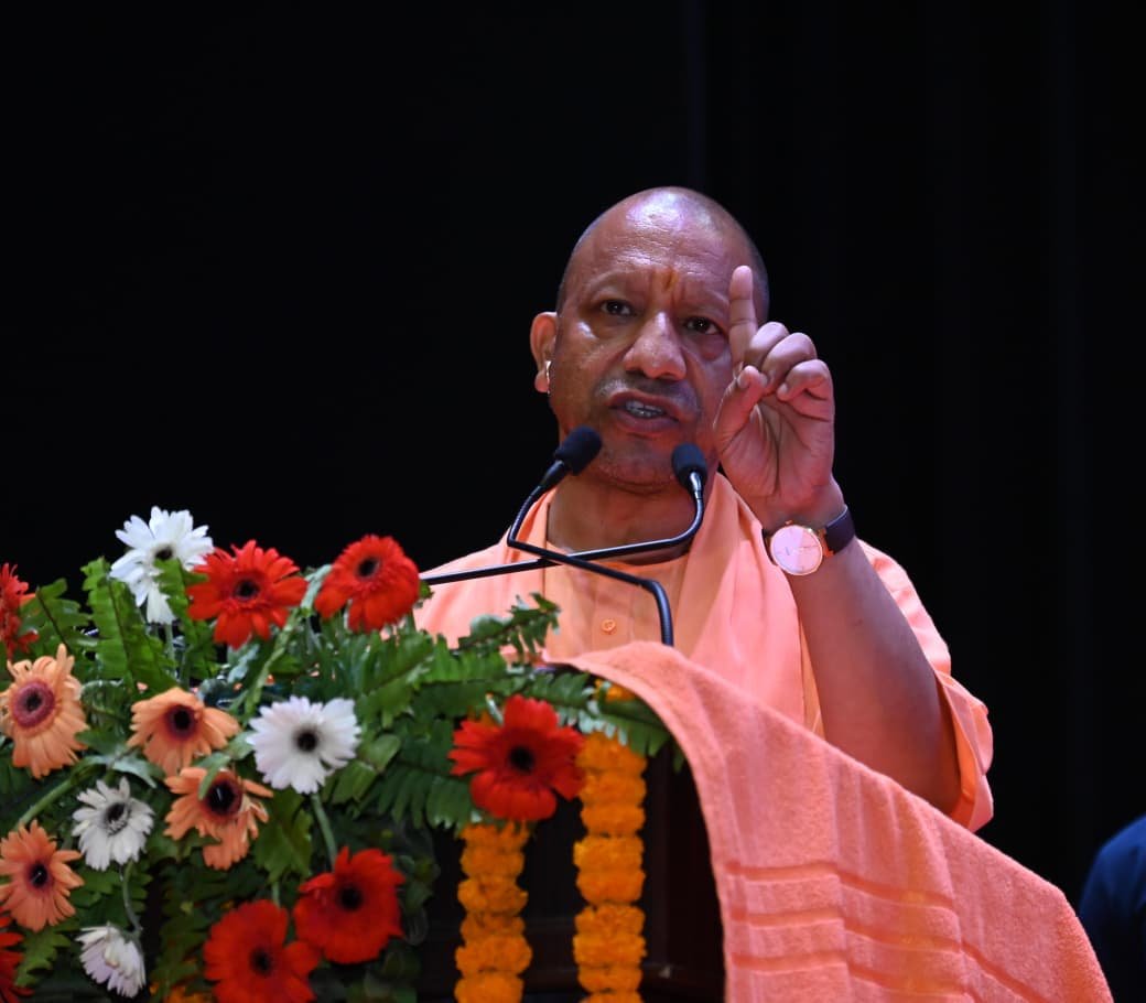 UP: बोले सीएम योगी- महिला विरोधी हैं कांग्रेस व सपा के कारनामे