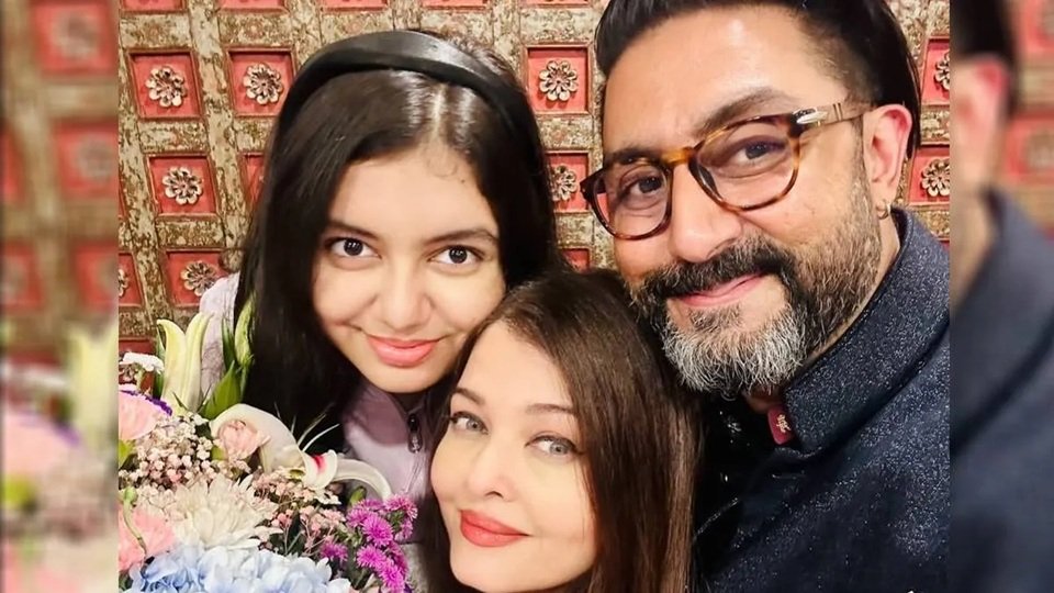 Aishwarya ने मनाई शादी की 19वीं सालगिरह, पति Abhishek Bachchan और बेटी संग शेयर की फोटो