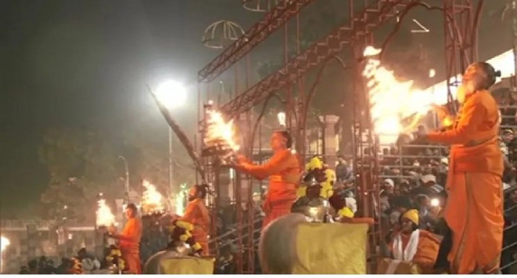 Ayodhya: सरयू आरती में पुजारियों के लिए ड्रेस कोड लागू, सातों दिन के लिए रंग निर्धारित