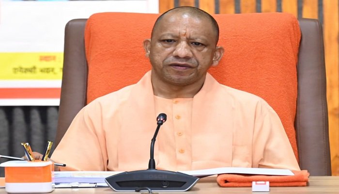 UP News: सीएम योगी की दो टूक, कहा- श्रमिक हितों से समझौता स्वीकार्य नहीं