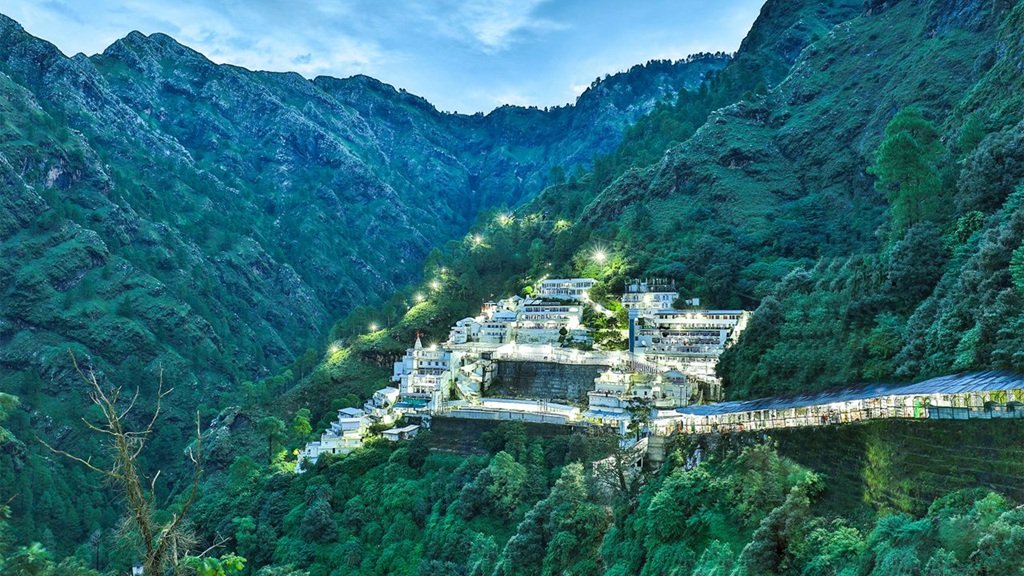 Vaishno Devi: बेहद आसान होने वाली है माता वैष्णो देवी यात्रा, श्राइन बोर्ड ने उठाए ये तीन बड़े कदम