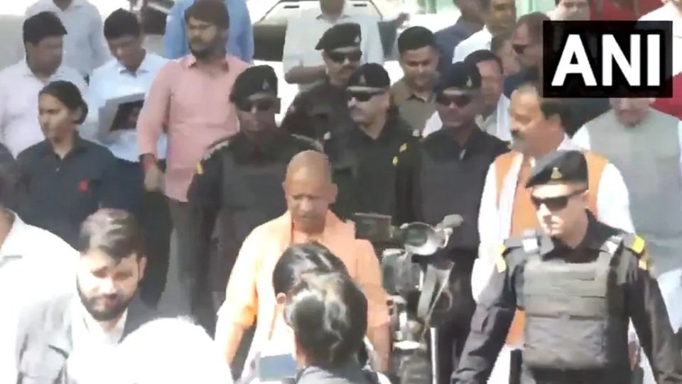 Lucknow: जन आक्रोश महिला पदयात्रा, सीएम योगी ने विपक्षियों को घेरा