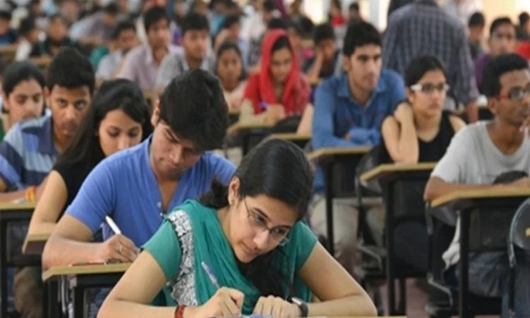 NEET की परीक्षा के लिए नई तारीख का ऐलान, जल्द जारी होंगे नए एडमिट कार्ड