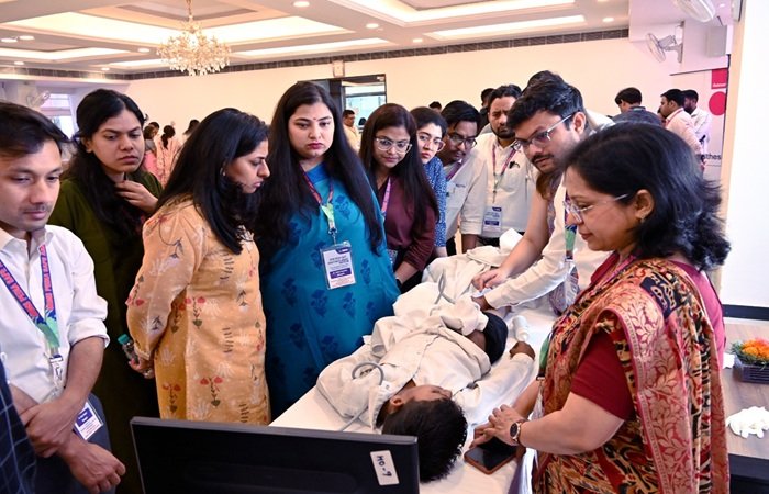 SRMS मेडिकल कॉलेज में ‘पीडिया सेफ एनेस्थीसिया’ अपडेट का आयोजन, बाल रोग विशेषज्ञों ने दिए टिप्‍स