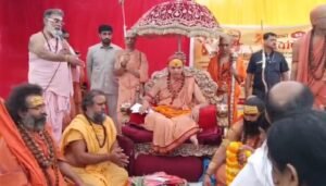 गोरखपुर से अविमुक्तेश्वरानंद की 81 दिनों की गो सेवा यात्रा शुरू, बोले- गो माता को राष्ट्रमाता घोषित करें