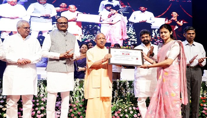 सीएम योगी का ऐलान- इस साल यूपी में होंगी डेढ़ लाख भर्तिया, इनमें हजारों शिक्षक