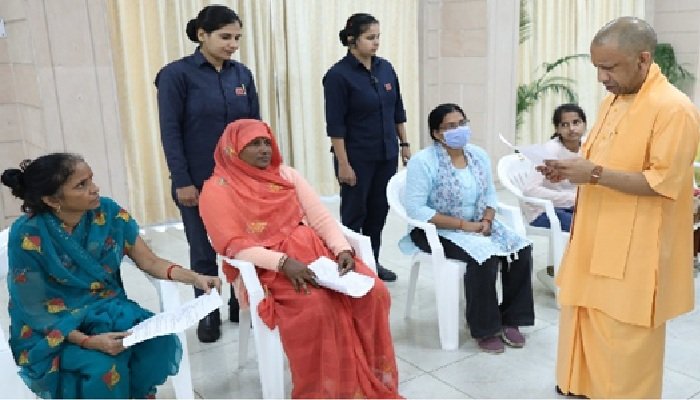 प्रदेशवासियों की सुरक्षा और जन समस्याओं के लिए सरकार प्रतिबद्ध: सीएम योगी