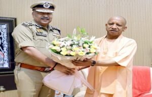 यूपी DGP राजीव कृष्ण पहुंचे मुख्यमंत्री आवास, सीएम योगी से की शिष्टाचार भेंट