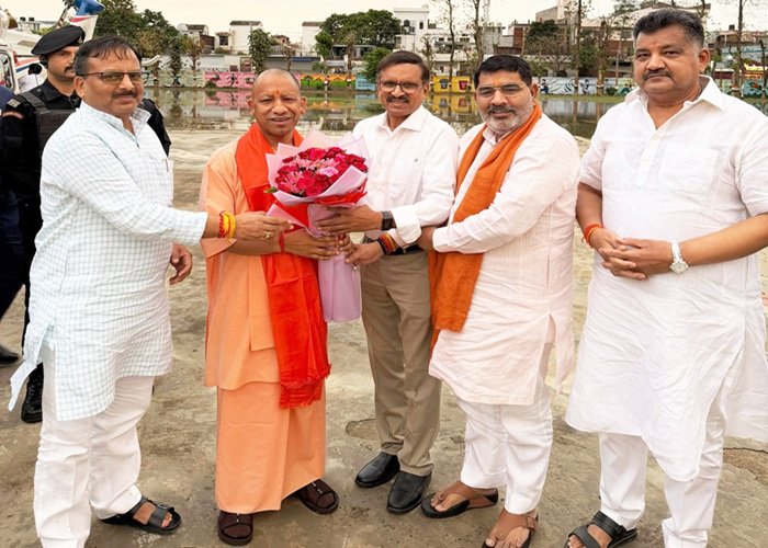 बंगाल चुनाव में प्रचंड जीत पर भाजपा नेताओं ने दी सीएम योगी को बधाई
