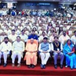 सीएम योगी ने चयनित अभ्यर्थियों को लोकभवन में वितरित किए नियुक्ति पत्र