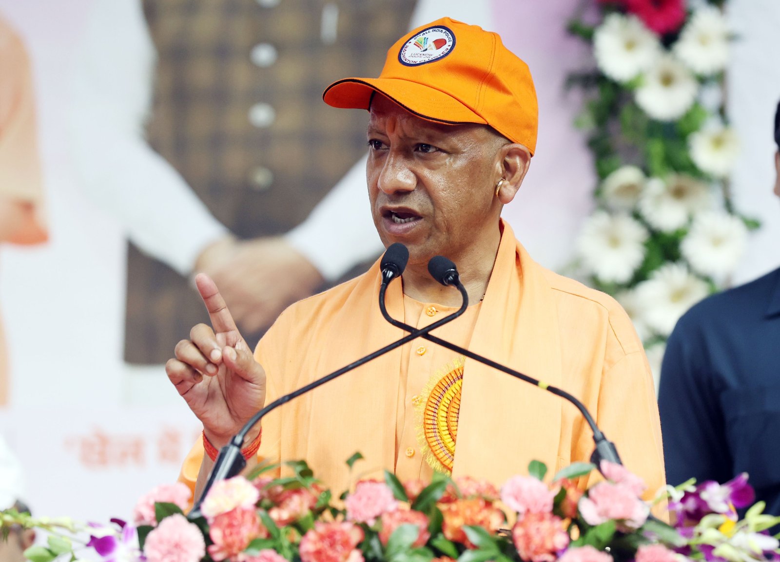 जैसे बैडमिंटन में शटल कॉक को गिरने नहीं देते, वैसे ही सपनों को टूटने न देना
