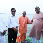 Gorakhpur: सीएम योगी ने रामगढ़ताल में की क्रूज की सवारी