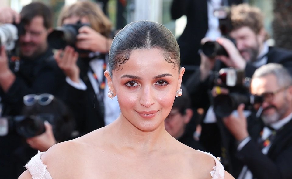 Cannes फेस्टिवल में छाईं Alia Bhatt; देखिए तस्वीरें
