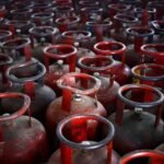 LPG Price: रसोई गैस हुई बेकाबू! 40 से 50 रुपए महंगा हो सकता है घरेलू सिलेंडर!        
