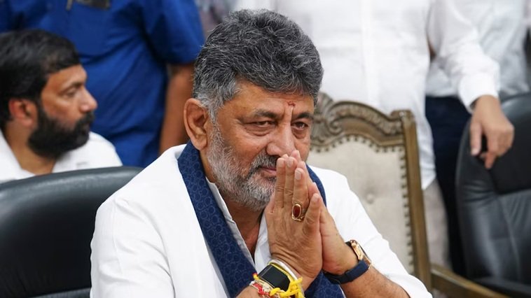 Karnataka: विधायक दल की बैठक में नेता चुने गए डीके शिवकुमार, इस दिन लेंगे मुख्यमंत्री पद की शपथ