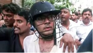 West Bengal: TMC सांसद अभिषेक बनर्जी की पिटाई, VIDEO सामने आया