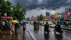 UP के 32 जिलों में आंधी-बारिश का अलर्ट, जानिए अगले दो दिनों का हाल