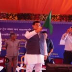 पूर्वांचल को मिली नई रेल सेवाओं की सौगात, मंत्री एके शर्मा ने दिखाई हरी झंडी
