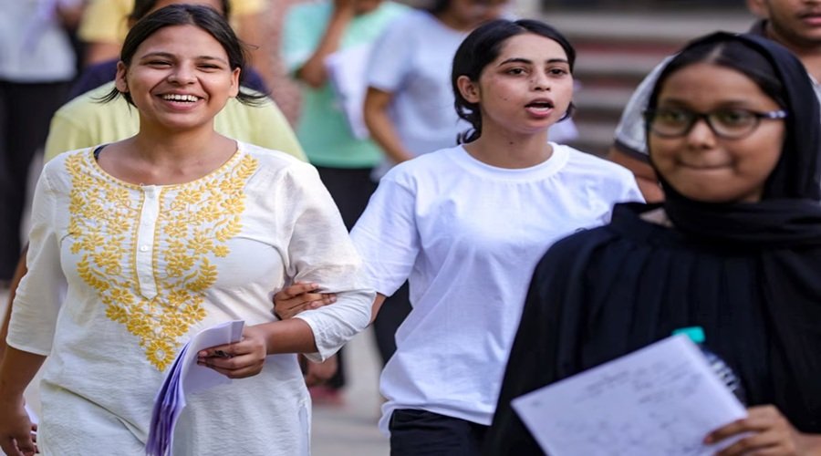 NEET Re-Exam 2026: छात्र बोले- फिजिक्स-कैमिस्ट्री ने घुमाया, बायोलॉजी आसान थी; देखें वीडियो