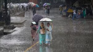 अगले 48 घंटे में यूपी में आ जाएगा मानसून, आज 32 शहरों में बारिश का अलर्ट