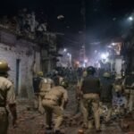 प्रयागराज में ताजिया के रास्ते पर बवाल, महिलाओं-बच्चों ने पुलिस पर किया पथराव
