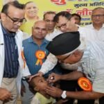 लखनऊ में सघन पल्स पोलियो अभियान शुरू, विधायक डॉ. नीरज बोरा ने बच्चों को पिलाई खुराक