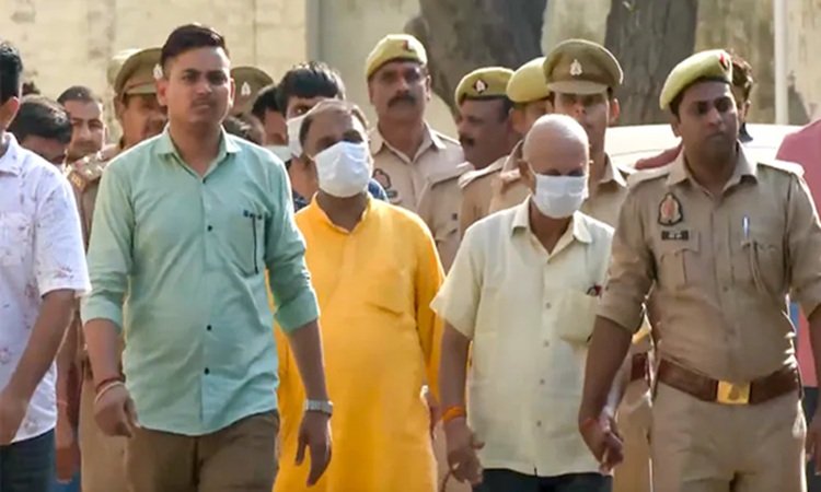 राम मंदिर चढ़ावा चोरी मामले में आठ आरोपियों को 14 दिन की न्यायिक हिरासत, चंपत राय से पूछताछ