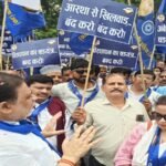 लखनऊ में भीमराव अंबेडकर के अस्थि कलश को हटाने का विरोध, RPI कार्यकर्ताओं का प्रदर्शन
