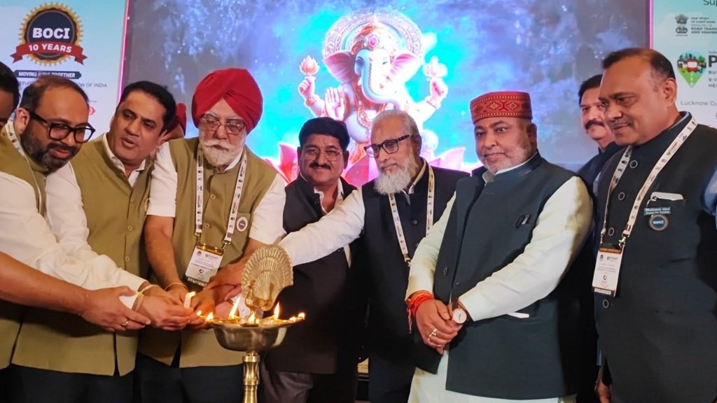 परिवहन मंत्री ने किया “प्रवास 5 कर्टेन रेज़र” कार्यक्रम का शुभारंभ, शामिल हुईं ट्रांसपोर्ट उद्योग की बड़ी हस्तियां