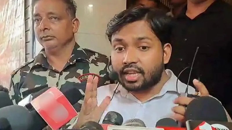 पटना कोर्ट ने खान सर की गिरफ्तारी पर लगाई रोक, छात्रों ने समर्थन में निकाला था कैंडल मार्च