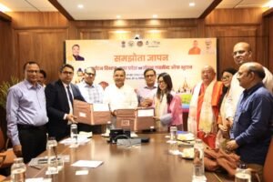 Varanasi: वाराणसी में भूटान सरकार को बौद्ध मंदिर एवं गेस्ट हाउस निर्माण के लिए दो एकड़ भूमि उपलब्ध करायी जाएगी।