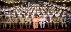 ड्यूटी के दौरान रील बनाना अनुशासनहीनता: CM Yogi