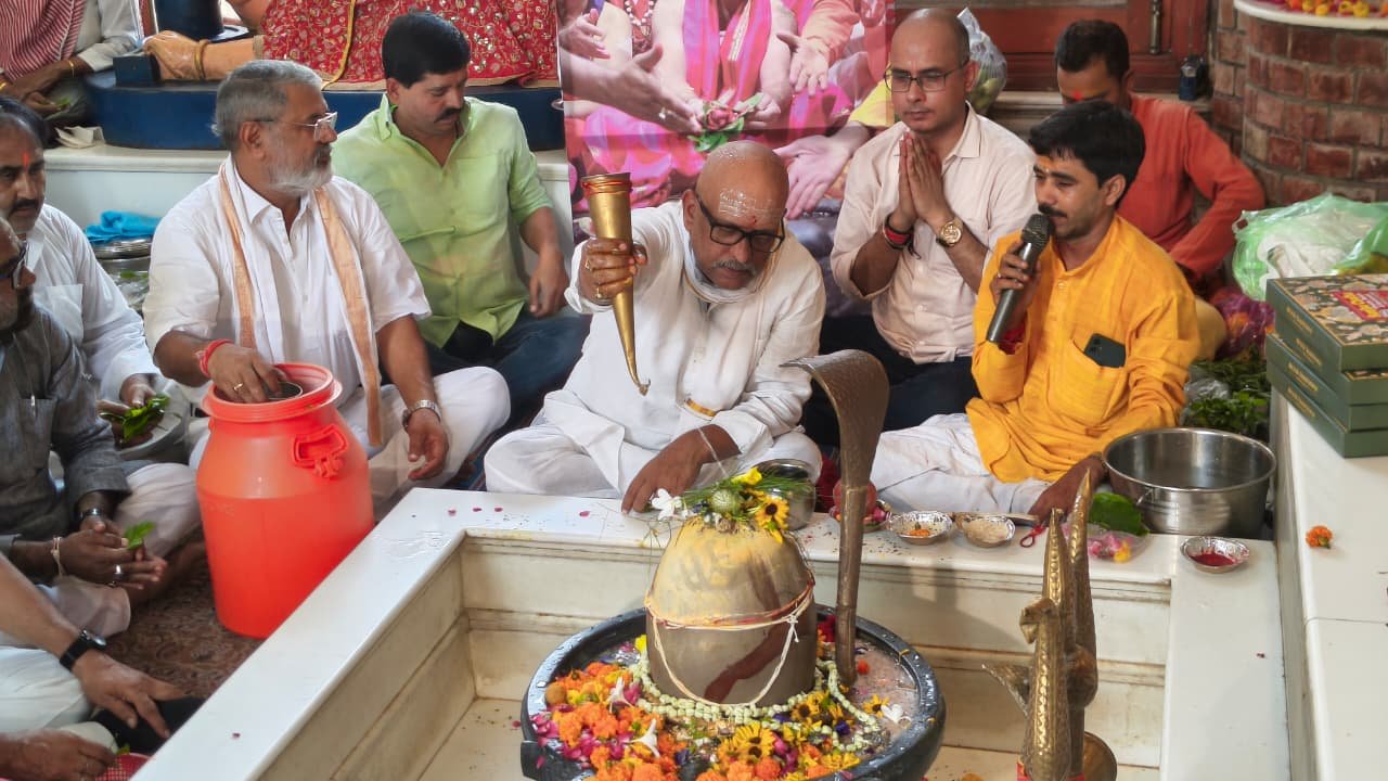 हम रामभक्त हैं, चंदा और चढ़ावा चोर नहीं: Ajay Rai
