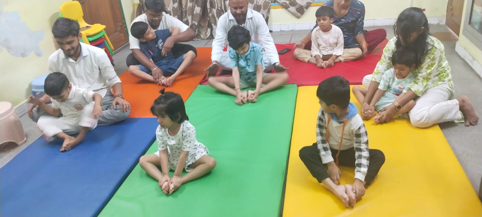 International Yoga Day 2026: स्पेशल बच्चों के समग्र विकास में सुधार लाता है योग