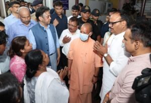 Lucknow Aliganj Fire Case: मृतकों के परिजनों और घायलों के लिए आर्थिक सहायता का ऐलान