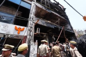 Lucknow: SIT ने की अग्निकांड स्थल की पड़ताल, घायलों से भी मिला जांच दल