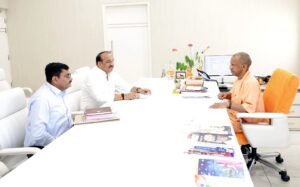 UP: सीएम योगी की मंत्री दिनेश प्रताप से हुई मुलाकात, जानिए क्या हुई बात?