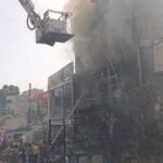 Lucknow: कोचिंग सेंटर में आग, बिल्डिंग से कूदे कई बच्चे हुए घायल