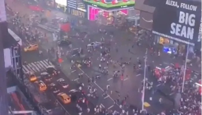 अमेरिका में Times Square पर ताबड़तोड़ फायरिंग, वीडियो आया सामने