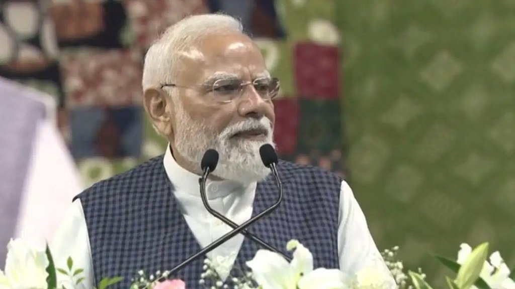 देश में कुछ निराशावादी लोग आत्मनिर्भर भारत अभियान का मजाक उड़ाते है: PM Modi