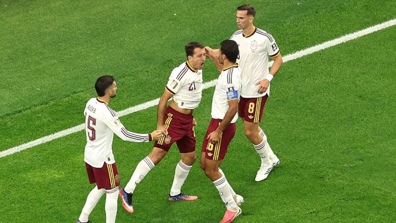 16 साल बाद फुटबॉल वर्ल्ड कप फाइनल में स्‍पेन, फ्रांस को 2-0 से हराया