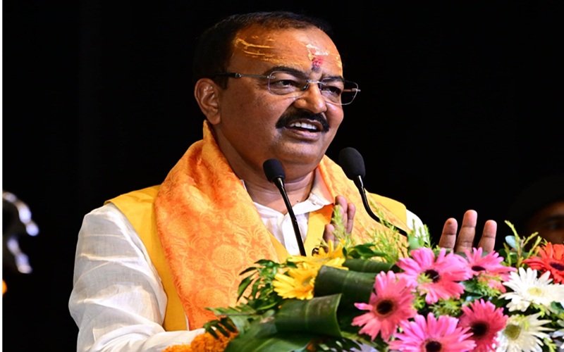 अखिलेश यादव बहुत टिपिर-टिपिर करते हैं, कृष्ण भक्त हैं तो मथुरा में ईदगाह हटाकर दिखाएं: केशव मौर्य