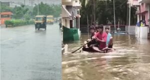 Monsoon 2026: महाराष्ट्र के वसई में सड़क नदी बनी, गुजरात के जूनागढ़ में कॉलोनी में चली नाव