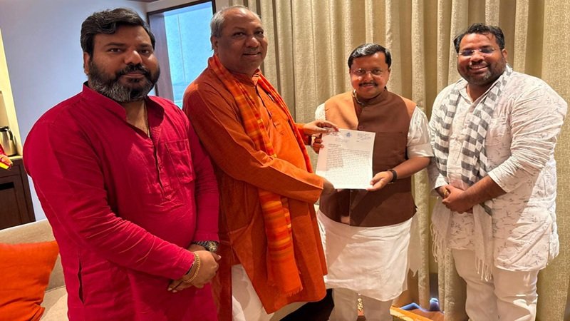 BJP राष्ट्रीय अध्यक्ष से मिले कैबिनेट मंत्री संजय निषाद, मछुआ समाज के लिए की ये मांग