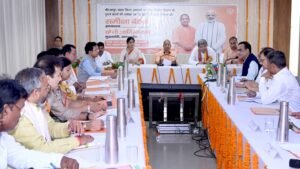 मिर्जापुर में सीएम योगी ने की विकास-कार्यों की समीक्षा बैठक, कहा- 15 जुलाई तक भेजें विकास प्रस्ताव