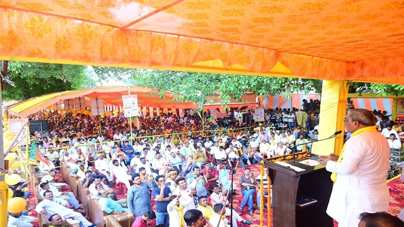अखिलेश यादव ने मुझे तलाक दिया, तभी तो उन पर गुस्सा आता है: मंत्री ओपी राजभर