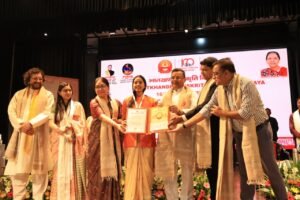 Lucknow: 48 मेधावियों को पदक,  बेटियों ने लहराया परचम
