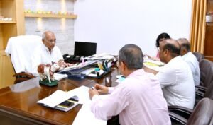 UP: धर्मपाल सिंह की दो टूक, कहा- बाढ़ संभावित क्षेत्रों में भूसे-चारे का प्रबंध सुनिश्चित करें