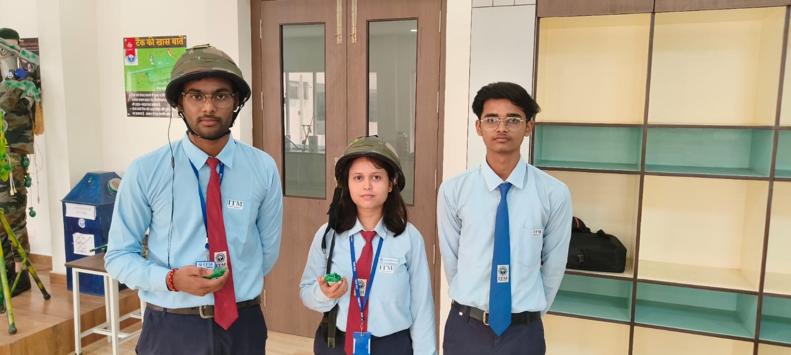 छात्रों ने बनाया सोलर वॉकी-टॉकी हेलमेट, जवानों की सुरक्षा और संचार व्यवस्था बनेगी आसान